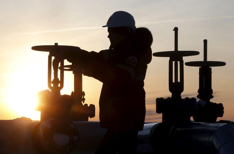  Giá dầu tăng cao hơn nhờ sự lạc quan về nguồn cung thắt chặt hơn trước quyết định của OPEC+