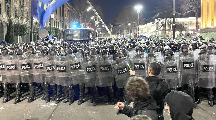 Cảnh sát sử dụng bạo lực với người biểu tình dự luật ‘đặc vụ nước ngoài’ ở thủ đô Georgia